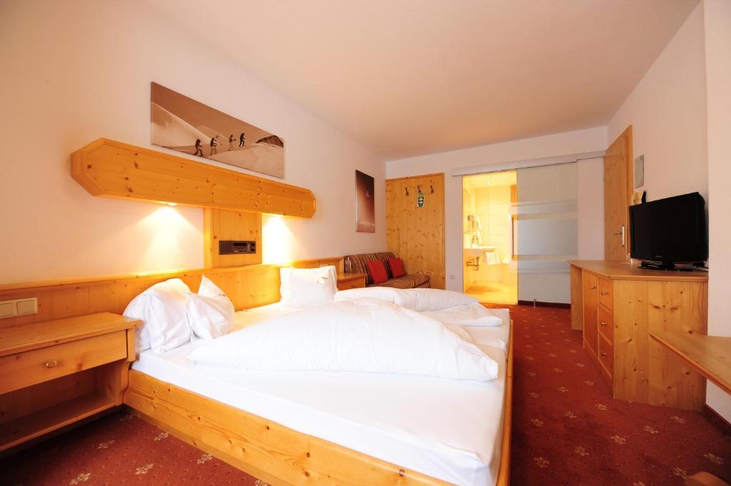 Hotel Toni Galtuer Room photo